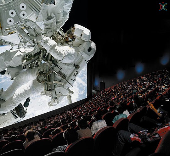 IMAX 虚拟现实体验中心，挤掉电影院？